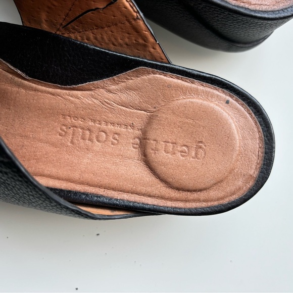 Gentle Souls Black and Brown Sandals Minimalist Design - Picture 3 of 4